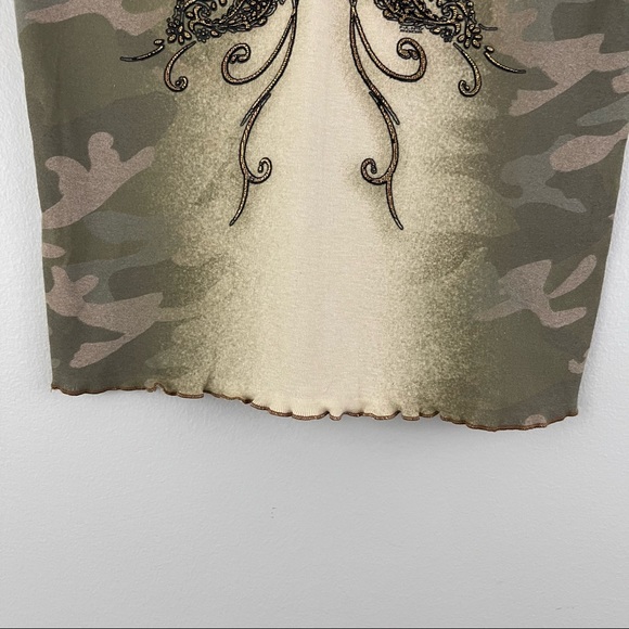 !SOLD! FANG Vintage Y2K Green Camo V Neck Flutter Sleeve Butterfly Graphic Tee - Picture 5 of 8